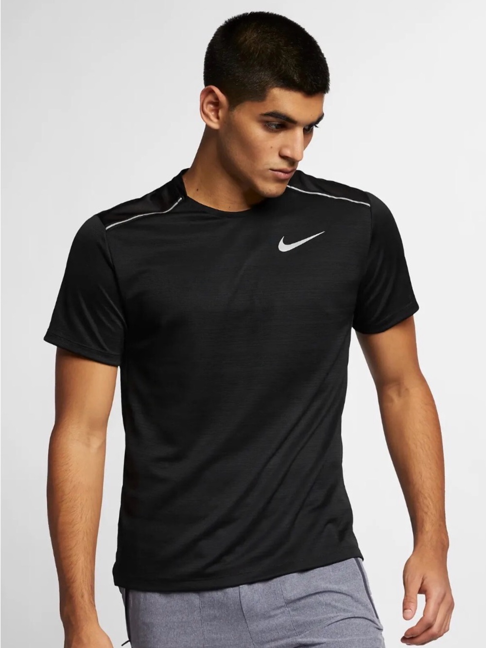 nike shirt medium men black short sleeve Dri Fit Miler Performance Gym Running